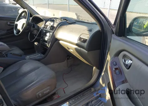 2000 Infiniti I30 Luxury/Touring z USA, uszkodzony, nr VIN JNKCA31A8YT118924